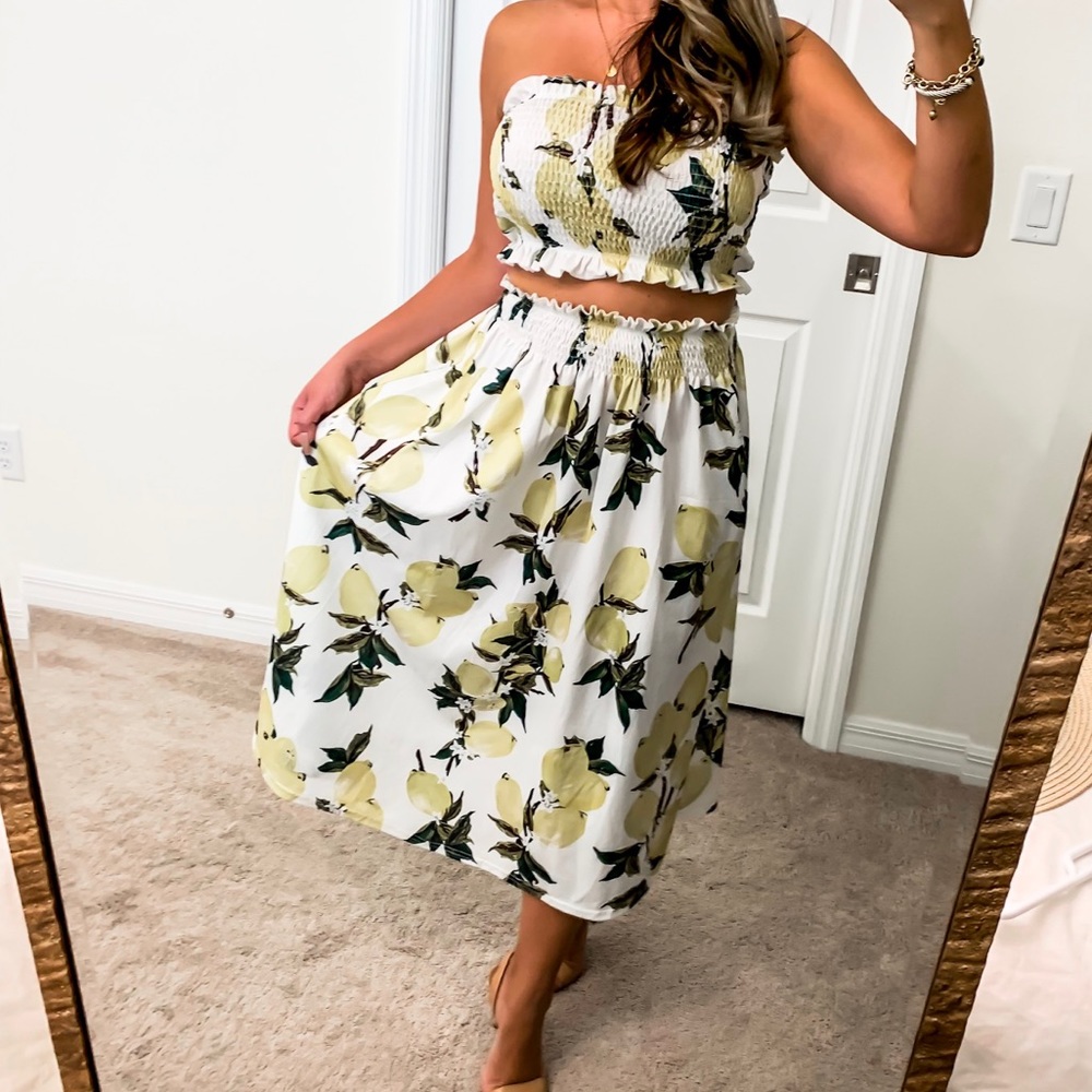 Two piece Lemon Outfit
